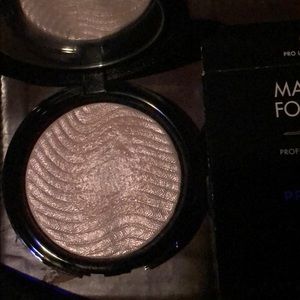 MUFE pro light fusion highlighter 01